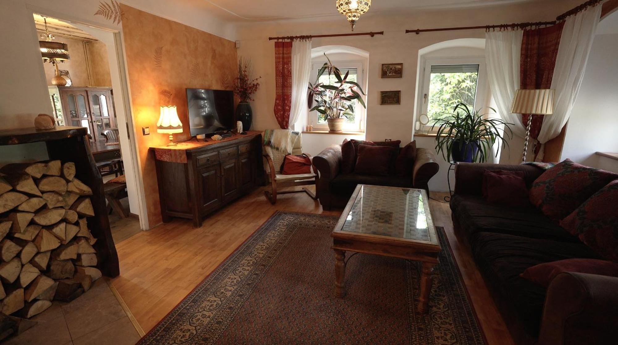 Izeria 112 Riverside House Holiday home *